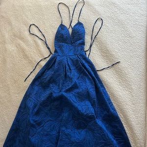 Long David’s bridal navy blue prom dress (only been worn once)